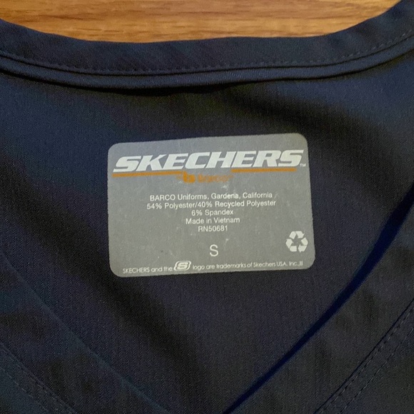 Sketchers Vitality 3 Pocket Virtual V-Neck Drawstring Pants Set Charcoal Gray - Picture 4 of 16